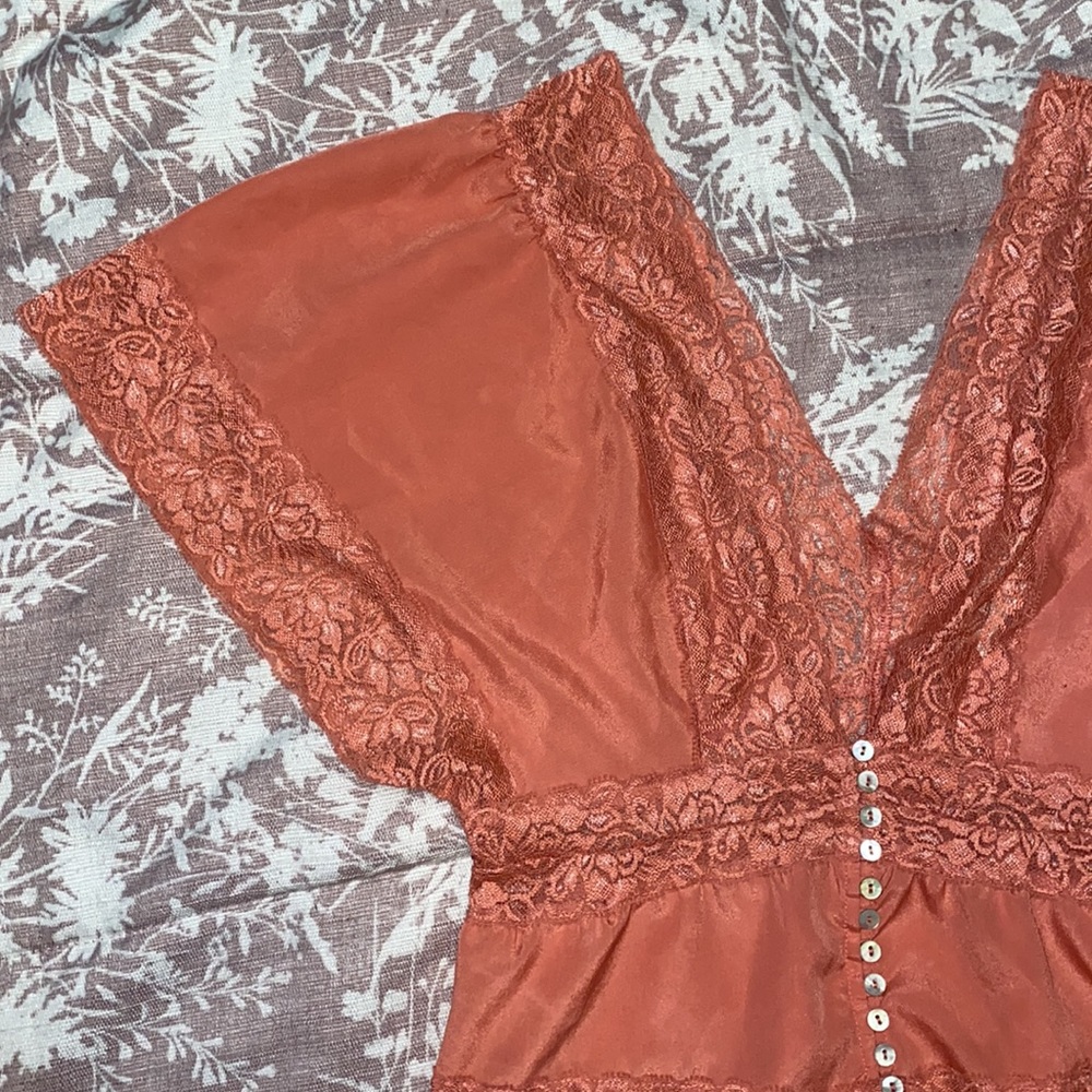 Blouse - Picture 2 of 2